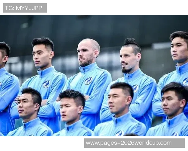 天下足球主持人再次更换引发热议球迷期待新风格与表现 天下足球主持人再次更换引发热议球迷期待新风格与表现